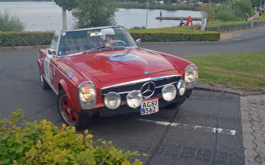 Per Hjort Jensen lufter RØDHÆTTE i Lindum Skov Hill Climb 2023.
(Foto: Åge Keseler Kirketerp)